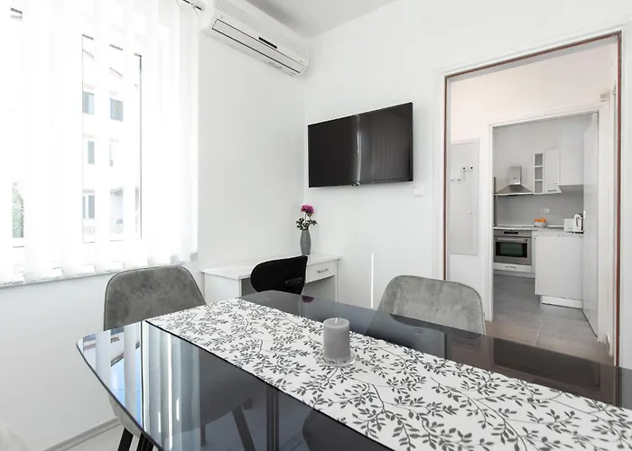 Beautiful In With Wifi Apartamento Rijeka
